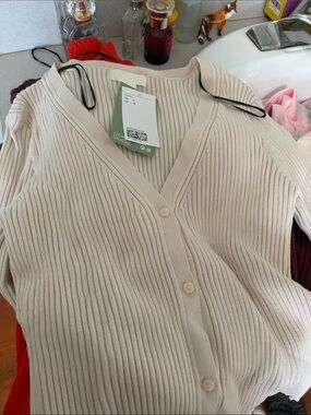 H&M Ribbed V‑Neck Button Cardigan - Cream